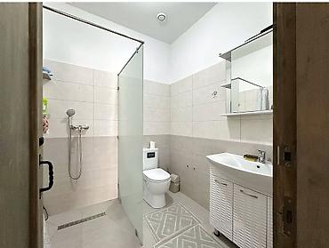 Продажа коттеджей и домов: 🏡 Продаётся современный дом в престижном районе Орто-Сай! 📐 Площадь — 9