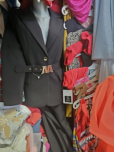laneno odelo: Elegantno crno žensko odelo — 1