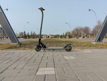 скоро: Электросамокат Hiper slim VX661 скорость 20 км/ч запас хода 20 км