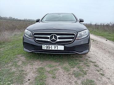 Mercedes-Benz: Mercedes-Benz E-Class: 2 l | 2017 il Sedan — 3