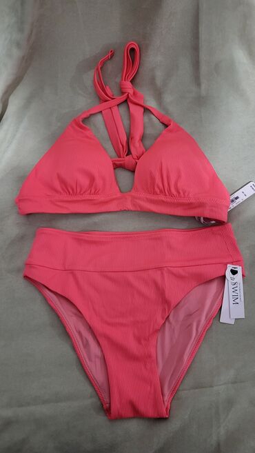 Пижамы: Пижамы от Victoria Secret.
Оригинал из США — 18