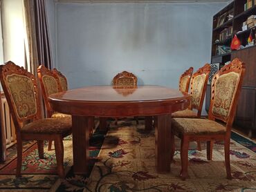 Продаю комплект стола со стульями Размеры : Длинна 3 метра Ширина