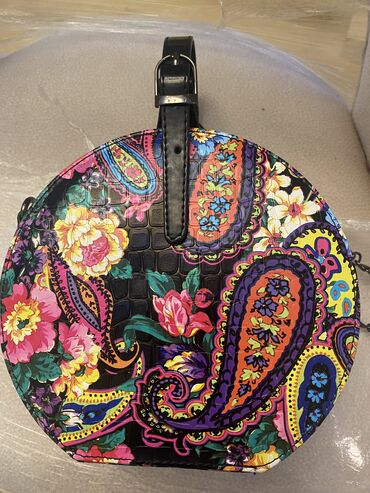zhenskie platya iz gabardina: Очень красивая сумочка. Привезена из Турции