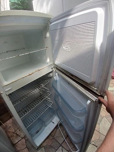 Soyuducular: İkiqat qapılı soyuducu - Üst hissədə dondurucu bölmə, aşağıda əsas — 30