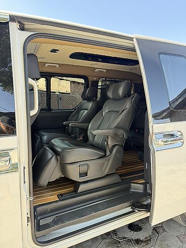 хендай стария: Hyundai Staria: 2023 г., 3.5 л, Автомат, Газ, Минивэн — 10