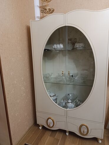 стеклянный кухонный стол: ТВ подставка