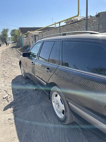 дом на кол: Mercedes-Benz E-Class: 2002 г., 2.2 л, Механика, Дизель, Универсал — 4