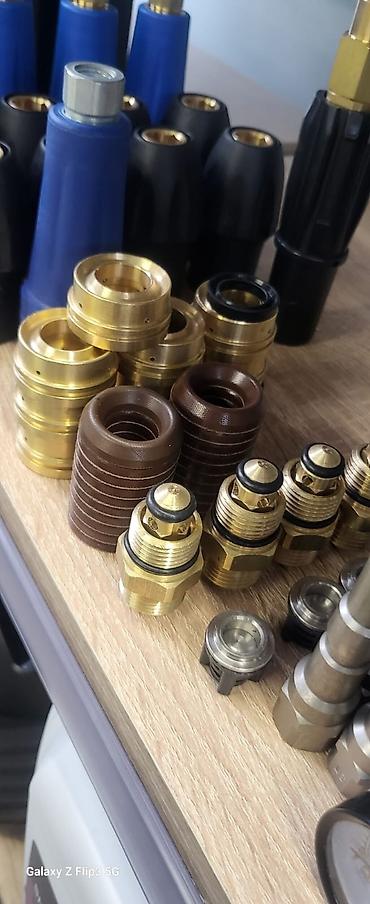 Avtoyuma aparatları: 1 manatliq 50 qəpiklik avtoyuma avadanliqlar satisi yerində — 13