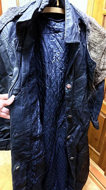 женский кожаный черный плащ: Продаю женское кожаное пальто Черного цвета Чистая кожа Размер — 10