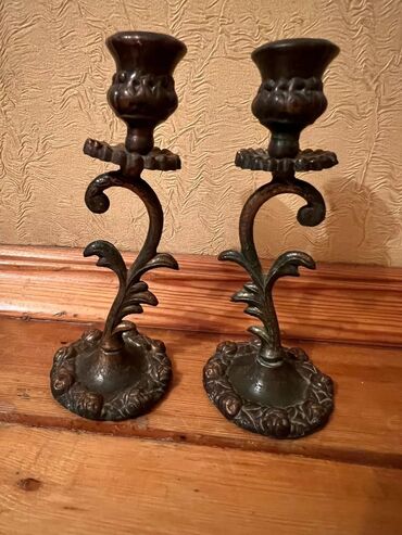 Digər ev dekoru: Metal şamdan cütü - Material: ağır tökmə metal (bürünc tonlarda) -