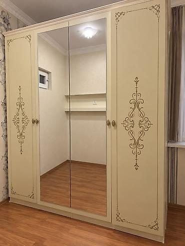 skaflar: Dörd qapılı paltar şkafı - Korpus rəngi: krem - Ön hissə: iki mərkəzi — 1