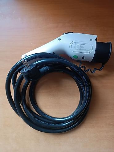 Avtomobil akkumulator zaryadkalari: AC Type 2 konnektor Xüsusiyyətlər: 220–240V AC məişət rozetkası - — 1
