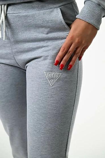 Gornji i donji deo: Ženski komplet trenerke – duks + donji deo - Model: jednobojni — 24