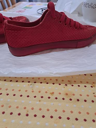 loafers cipele zenske: Crvene ženske patike – veličina 38 - Model: niske patike sa pertlama — 1