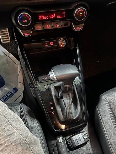 Kia: Kia Stonic: 2018 г., 1.4 л, Автомат, Бензин, Хэтчбэк — 7