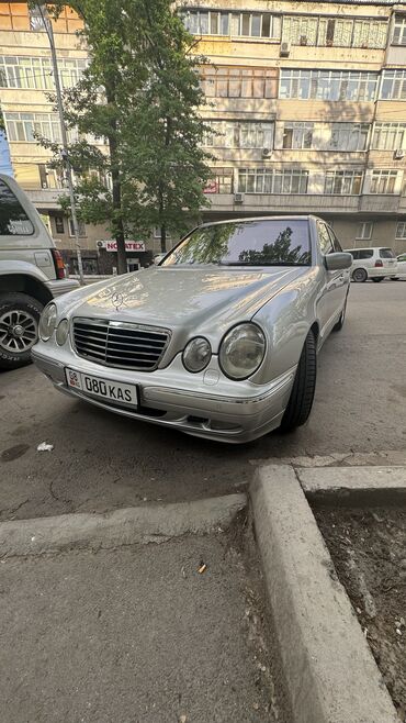 машина с 4: Mercedes-Benz E 430: 2000 г., 4.3 л, Бензин, Седан