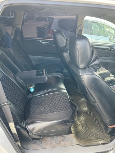 Toyota: Toyota Ipsum: 2002 г., 2.4 л, Автомат, Бензин, Минивэн — 8