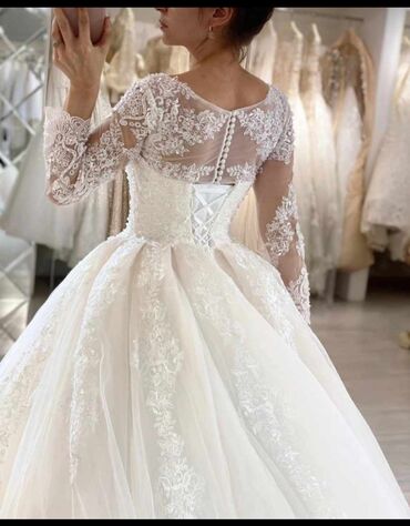 Свадебные платья: Свадебное платье, Со шлейфом, Фатин, Пышное, Кружево, Б/у — 2