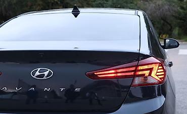 18 245 45: Hyundai Elantra: 1.6 l | 2019 il Sedan — 7