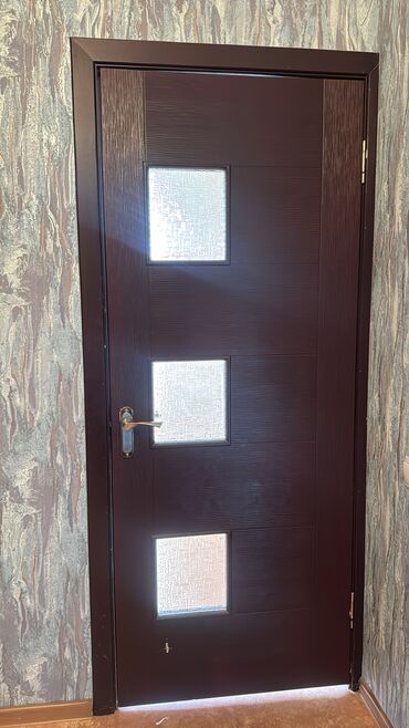 наружный двер бу: Дверь с окнами, МДФ, Распашная, Б/у, Самовывоз