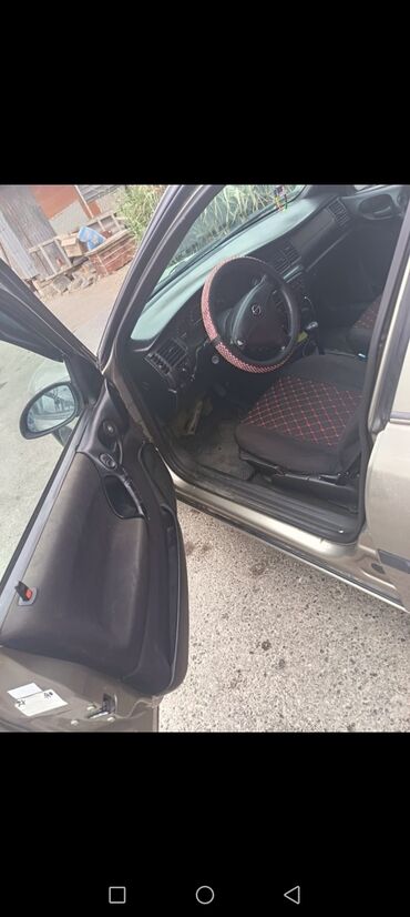 Opel: Opel sedan – komfortlu və praktik gündəlik minik avtomobili. - Kuzov — 2