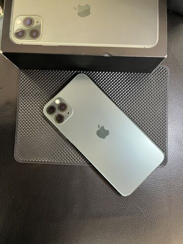 Apple iPhone: IPhone 11 Pro Max, Б/у, 256 ГБ, Зеленый, Зарядное устройство, Защитное стекло, Чехол, 82 %