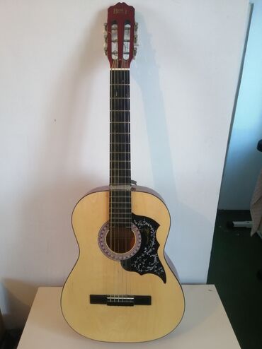 сколько стоит 6 струнная гитара: Гитара Bestwood, небольшой торг. Посмотрите сколько стоит новая. Есть