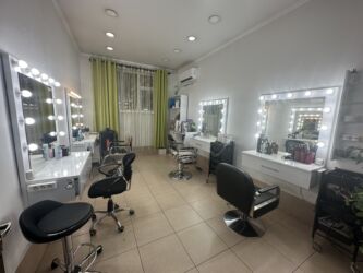 Салоны красоты: Продаю Косметологическая студия 95 м², 3 комнаты, С ремонтом, С оборудованием, Административное здание, 1 линия — 11