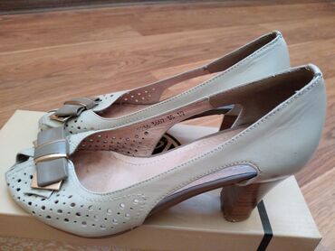 Женская обувь: Туфли 36, цвет - Серебристый
