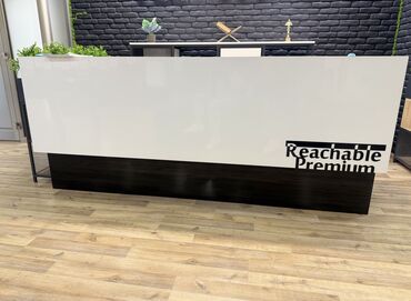 islenmis ofis kreslolari: Reception. Uzunluğu 2,5m; hündürlüyü 105sm