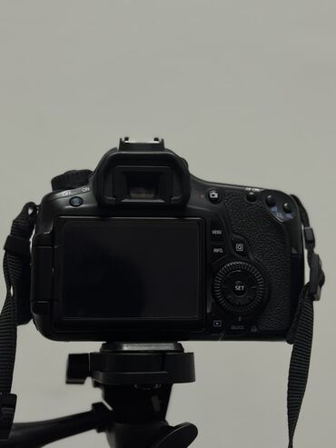 с вашей доплатой: Срочно продаю фотоаппарат canon 60d В отличном состоянии Пробег
