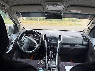 wuling starlight 730: Isuzu D-Max: 2020 г., 3 л, Автомат, Дизель, Пикап — 5