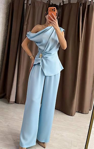 Kompleti: Novo u ponudiii!!! Komplet: 3500 din Elegantni dvodelni komplet – top — 3