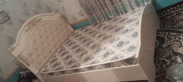 Двуспальные кровати: Двуспальная кровать, Б/у, С матрасом, длина - 220 см — 7