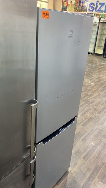 Soyuducular: 2 qapılı Indesit Soyuducu Satılır, rəng - Boz