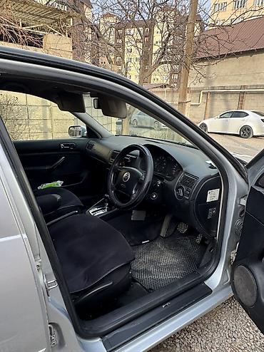 Volkswagen: Volkswagen Golf: 2003 г., 2 л, Автомат, Бензин — 8