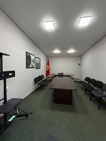 мира ахунбаева: Аренда офисов, 30 м², В административном здании, С оборудованием — 3
