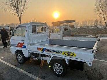 Легкий грузовой транспорт: Легкий грузовик, Б/у — 9