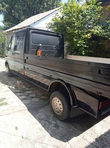 салон на 124 мерс: Mercedes-Benz Sprinter: 2001 г., 2.7 л, Механика, Дизель, Пикап