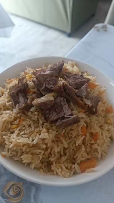 анар гранат: Плов с говядиной - Рассыпчатый длиннозёрный рис, прожаренный с луком