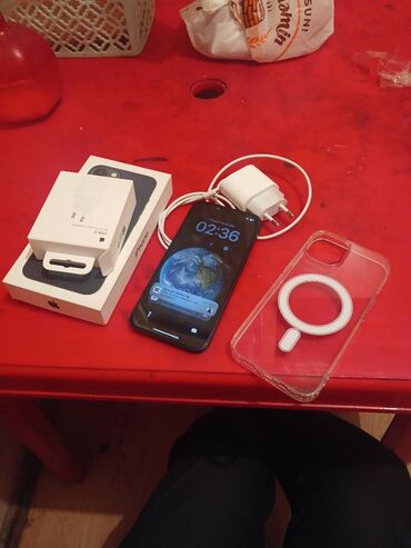 Apple iPhone: IPhone 13