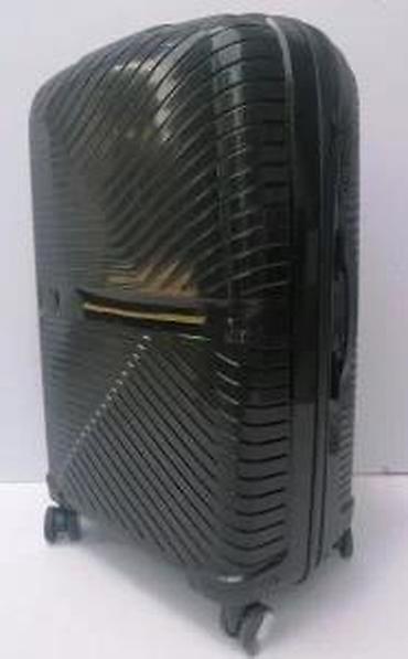 Putni koferi i torbe: Tvrdi koferi – set 3 komada, crni, sa reljefnim dijagonalnim linijama — 13