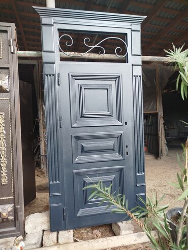 Həyət darvazaları: Müxtəlif üslubda və rənglərdə hazırlanmış metal qapılar təklif olunur — 12