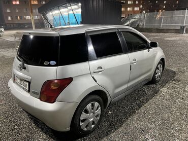 Toyota: Toyota ist: 2003 г., 1.3 л, Автомат, Бензин