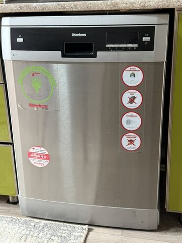 Mətbəx kombaynları və doğrayıcıları: Blomberg qabyuyan maşın – paslanmayan polad gövdə, ön paneldə elektron