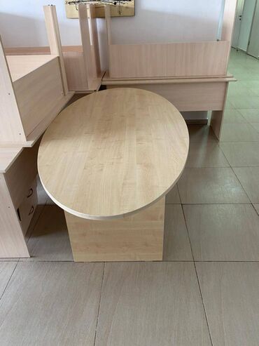 холодный стол: Продаю столочень мало использовали, качество- РОССИЯ вместимость