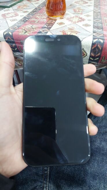 Apple iPhone: IPhone 16 Pro, Qara, Face ID — 3