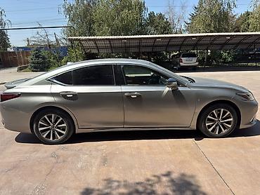 ls 400: Lexus ES: 2019 г., 2.5 л, Вариатор, Гибрид, Седан — 6