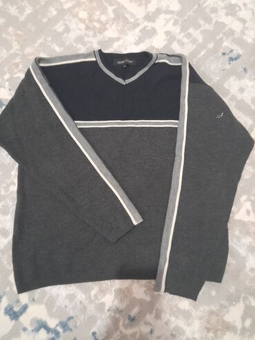 зимние мужские свитера: Мужской свитер германский размер 50 52
джинсы 34 размер 600 сом