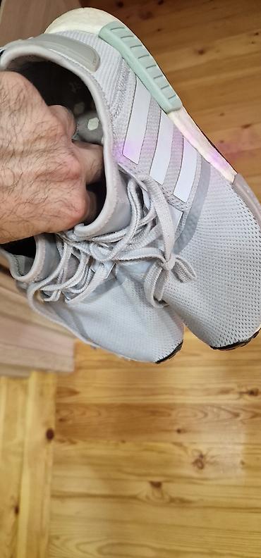 ev ayaqqabısı: Adidas NMD R1 kişi/kadın idman ayaqqabısı - Rəng: açıq boz (ağ detal — 3